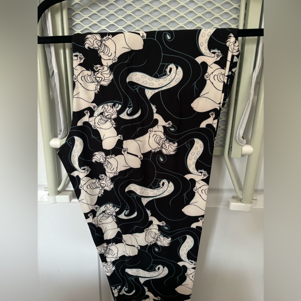 LuLaRoe Like New TC2 Leggings Ursula